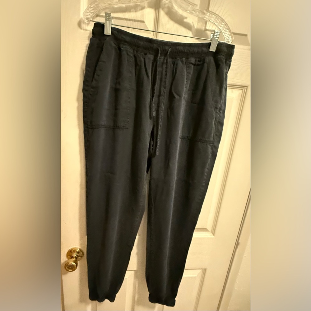 Carly Jean Los Angeles joggers. 100% lyocell.